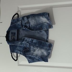 Croped acid washed denim vest size medium